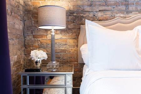Hip Urban Loft - Small Town Charm -124 Lofts #3 West Dundee ภายนอก รูปภาพ